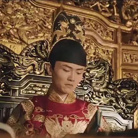 周年狂欢，龙袍限时领！错过铁定亏亿！速来抢！