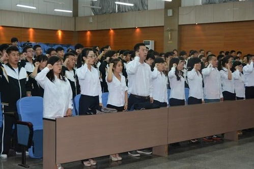 《英雄学院》评测：屌丝逆袭，高富帅恋爱秘籍大揭秘