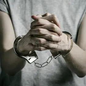 《网吧通宵传奇：泡面捡漏，青春回忆》