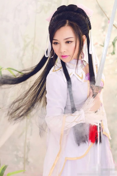 《诛仙》陆雪琪cos惊艳亮相，奶琪身材绝了！