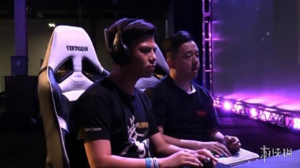 《拳皇14》EVO2017决赛ET3:2少年逆袭,电竞新王诞生! 《拳皇14》EVO2017决赛ET3:2少年逆袭,电竞新王诞生!