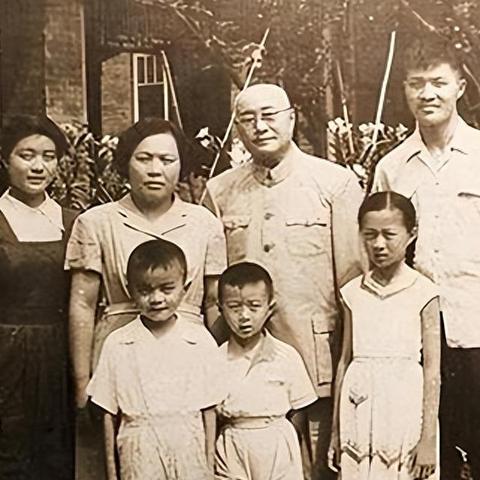 《月圆之夜遗言狼人卡组:干扰流搭配攻略揭秘》 《月圆之夜遗言狼人卡组:干扰流搭配攻略揭秘》